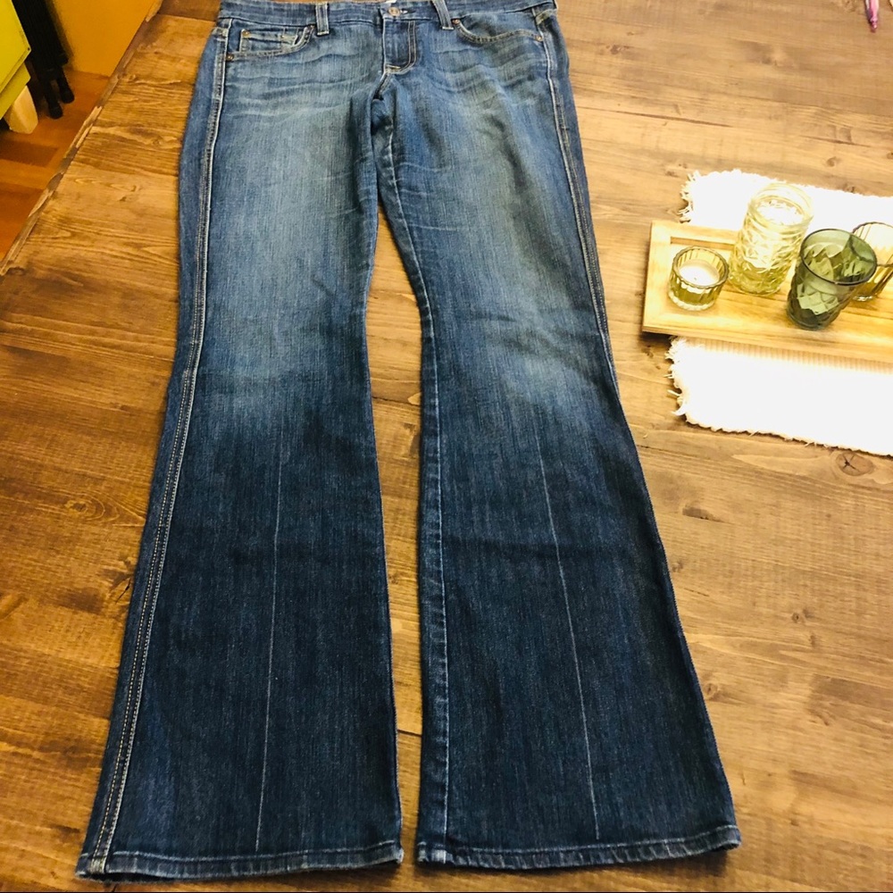 Seven For All Mankind boot cut jeans size 28